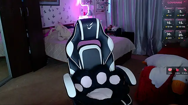 Snapshot of Sidney_blush chatting on 03/26/26, 04:51 Sidney blush online show from 03/26/26, 04:51