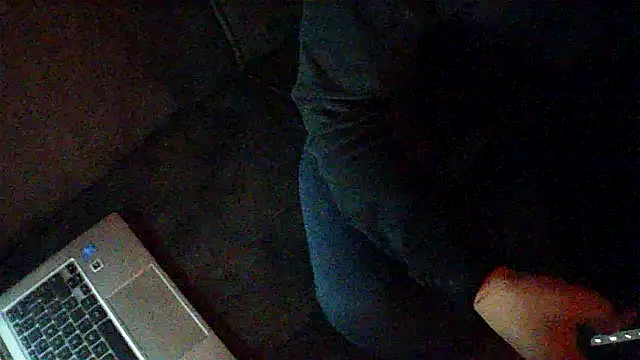 Snapshot of kiksnap-meistro5 chatting on 04/03/26, 03:04 kiksnap-meistro5 online show from 04/03/26, 03:04