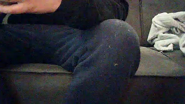 Snapshot of kiksnap-meistro5 chatting on 04/10/26, 02:33 kiksnap-meistro5 online show from 04/10/26, 02:33