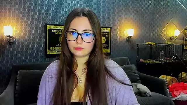 Snapshot of _extraterrestrial_ chatting on 11/13/25, 05:45 extraterrestrial online show from 11/13/25, 05:45