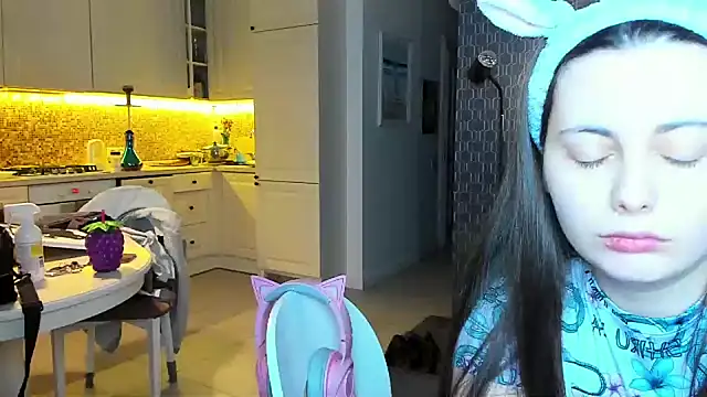 Snapshot of _extraterrestrial_ chatting on 11/21/25, 03:11 extraterrestrial online show from 11/21/25, 03:11