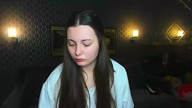 Snapshot of _extraterrestrial_ chatting on 11/22/25, 05:23 extraterrestrial online show from 11/22/25, 05:23