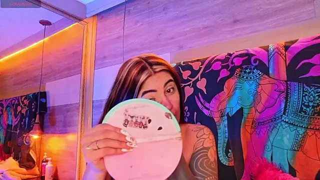 Snapshot of Cori_Paige chatting on 03/12/26, 04:51 Cori Paige online show from 03/12/26, 04:51