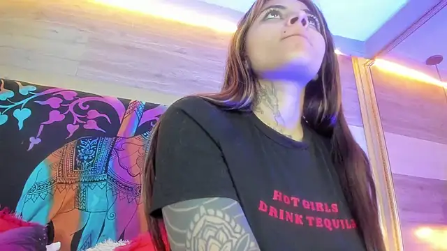 Snapshot of Cori_Paige chatting on 04/04/26, 04:22 Cori Paige online show from 04/04/26, 04:22