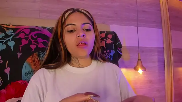 Snapshot of Cori_Paige chatting on 04/16/26, 04:13 Cori Paige online show from 04/16/26, 04:13