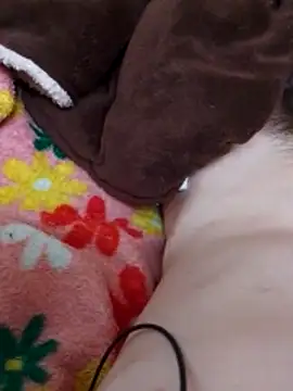 Snapshot of Adee21e chatting on 12/03/25, 02:15 Adee21e online show from 12/03/25, 02:15