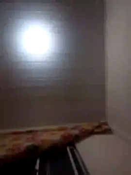 Snapshot of Adee21e chatting on 12/21/25, 10:28 Adee21e online show from 12/21/25, 10:28