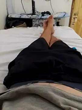 Snapshot of Adee21e chatting on 02/04/26, 01:44 Adee21e online show from 02/04/26, 01:44