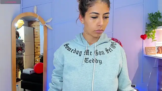 Georgina-coule online show from 02/17/25, 12:16