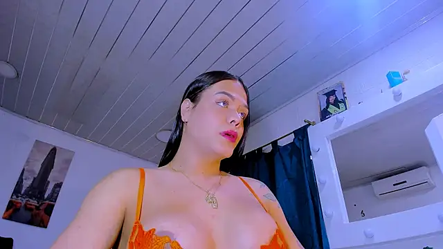 Snapshot of LatinVenuz chatting on 03/31/26, 10:54 LatinVenuz online show from 03/31/26, 10:54