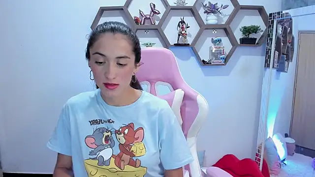 SharonSander online show from 12/19/24, 03:40