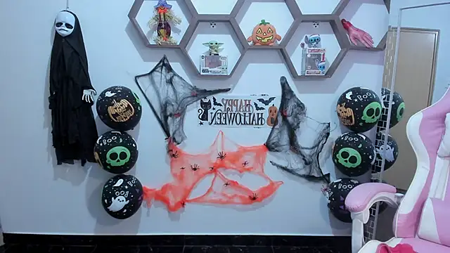 SharonSander online show from 10/30/25, 08:53