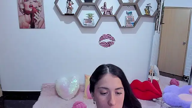 Snapshot of SharonSander chatting on 05/15/26, 10:50 SharonSander online show from 05/15/26, 10:50