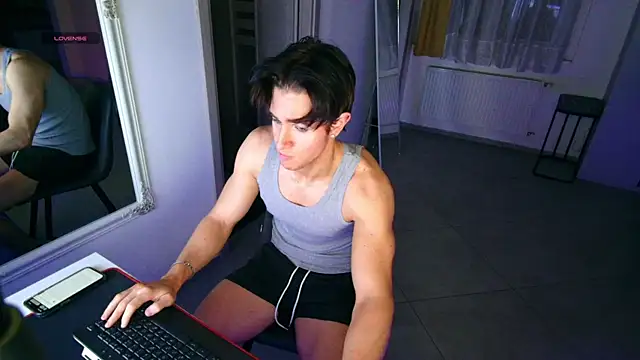 Snapshot of ChristianLevine_ chatting on 04/19/26, 05:45 ChristianLevine online show from 04/19/26, 05:45