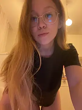 Snapshot of Eva_Weyne chatting on 12/01/24, 07:14 Eva Weyne online show from 12/01/24, 07:14