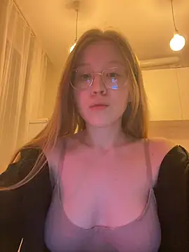 Snapshot of Eva_Weyne chatting on 12/28/24, 04:52 Eva Weyne online show from 12/28/24, 04:52