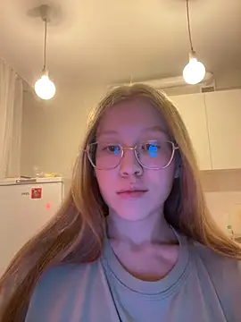 Snapshot of Eva_Weyne chatting on 01/05/25, 06:45 Eva Weyne online show from 01/05/25, 06:45