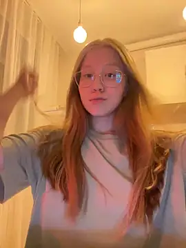 Snapshot of Eva_Weyne chatting on 01/07/25, 08:52 Eva Weyne online show from 01/07/25, 08:52