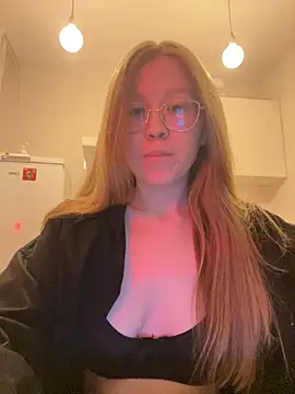 Snapshot of Eva_Weyne chatting on 01/17/25, 07:16 Eva Weyne online show from 01/17/25, 07:16