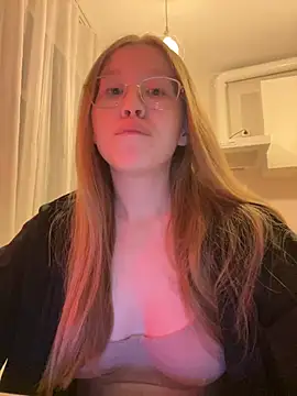 Snapshot of Eva_Weyne chatting on 01/26/25, 02:41 Eva Weyne online show from 01/26/25, 02:41