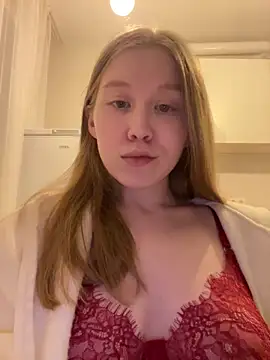 Snapshot of Eva_Weyne chatting on 03/03/26, 08:15 Eva Weyne online show from 03/03/26, 08:15