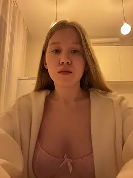 Snapshot of Eva_Weyne chatting on 03/07/26, 10:40 Eva Weyne online show from 03/07/26, 10:40