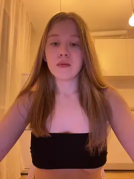 Snapshot of Eva_Weyne chatting on 03/18/26, 08:45 Eva Weyne online show from 03/18/26, 08:45