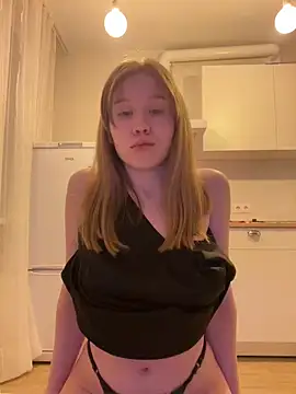 Snapshot of Eva_Weyne chatting on 04/05/26, 07:55 Eva Weyne online show from 04/05/26, 07:55