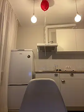 Snapshot of Eva_Weyne chatting on 04/11/26, 09:30 Eva Weyne online show from 04/11/26, 09:30