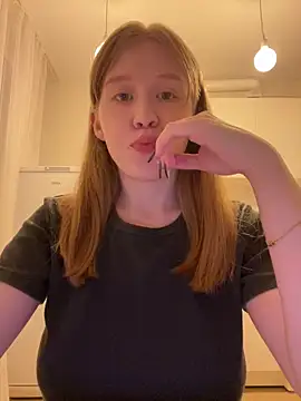 Snapshot of Eva_Weyne chatting on 04/12/26, 08:36 Eva Weyne online show from 04/12/26, 08:36