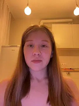 Snapshot of Eva_Weyne chatting on 04/14/26, 08:04 Eva Weyne online show from 04/14/26, 08:04