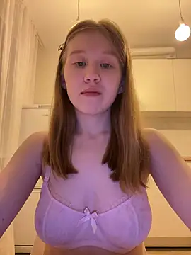 Snapshot of Eva_Weyne chatting on 04/23/26, 08:33 Eva Weyne online show from 04/23/26, 08:33