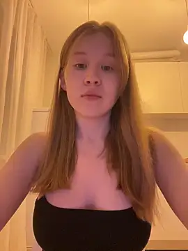 Snapshot of Eva_Weyne chatting on 06/10/26, 08:41 Eva Weyne online show from 06/10/26, 08:41