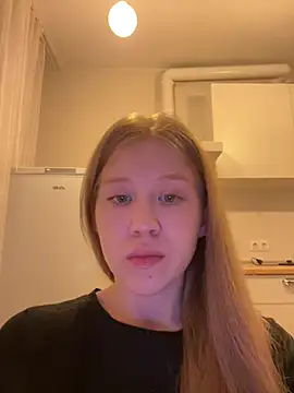 Snapshot of Eva_Weyne chatting on 07/20/26, 10:23 Eva Weyne online show from 07/20/26, 10:23