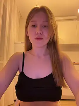 Snapshot of Eva_Weyne chatting on 08/03/26, 10:13 Eva Weyne online show from 08/03/26, 10:13