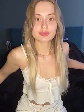 Sweet  Milly online show from 12/17/24, 10:23