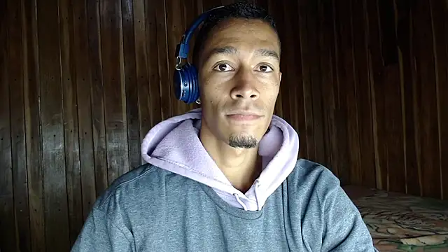Snapshot of DEMARCOUS_NM chatting on 11/14/25, 02:16 DEMARCOUS NM online show from 11/14/25, 02:16