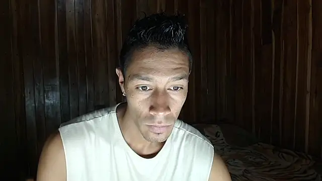 Snapshot of DEMARCOUS_NM chatting on 04/05/26, 04:48 DEMARCOUS NM online show from 04/05/26, 04:48