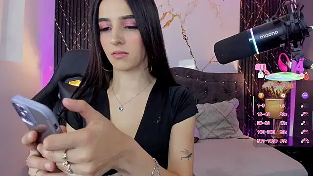 devlin violett online show from 10/30/25, 03:19