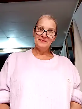 irinamaux online show from 10/27/25, 04:44