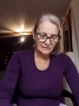 irinamaux online show from 10/28/25, 11:18