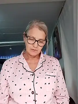 irinamaux online show from 11/22/25, 09:52