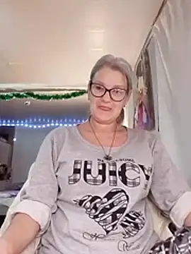 irinamaux online show from 11/25/25, 07:47