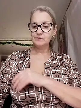 irinamaux online show from 11/30/25, 10:52