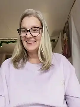 irinamaux online show from 11/30/25, 10:58