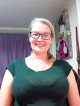 irinamaux online show from 02/19/26, 11:56