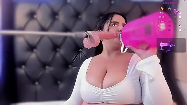 sweett katty  online show from 01/03/25, 08:11