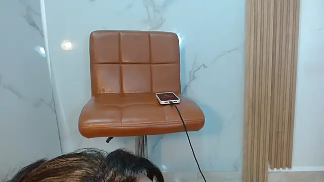 Snapshot of mollyguns chatting on 09/12/25, 10:32 mollyguns online show from 09/12/25, 10:32