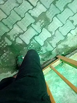 Snapshot of mr_slim_body chatting on 12/17/24, 03:17 mr slim body online show from 12/17/24, 03:17