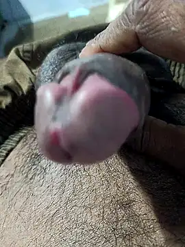 Snapshot of mr_slim_body chatting on 09/17/25, 03:35 mr slim body online show from 09/17/25, 03:35